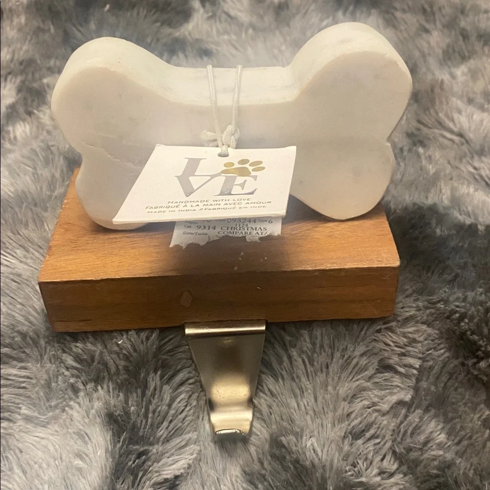 White Bone-Shaped Stocking/Leash Holder - Picture 3 of 16